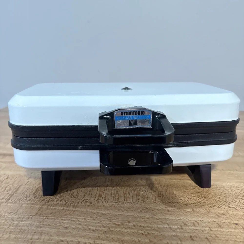 Vintage Vitantonio Belgian Waffler Model 550 Waffle Maker Iron White 900W
